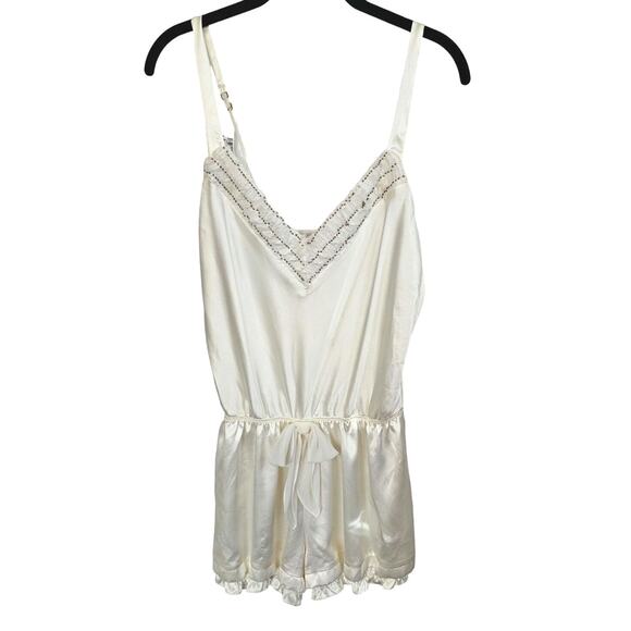 NWT Flora Nikrooz Sexy Satin Ivory Romper Size Medium - Picture 1 of 6